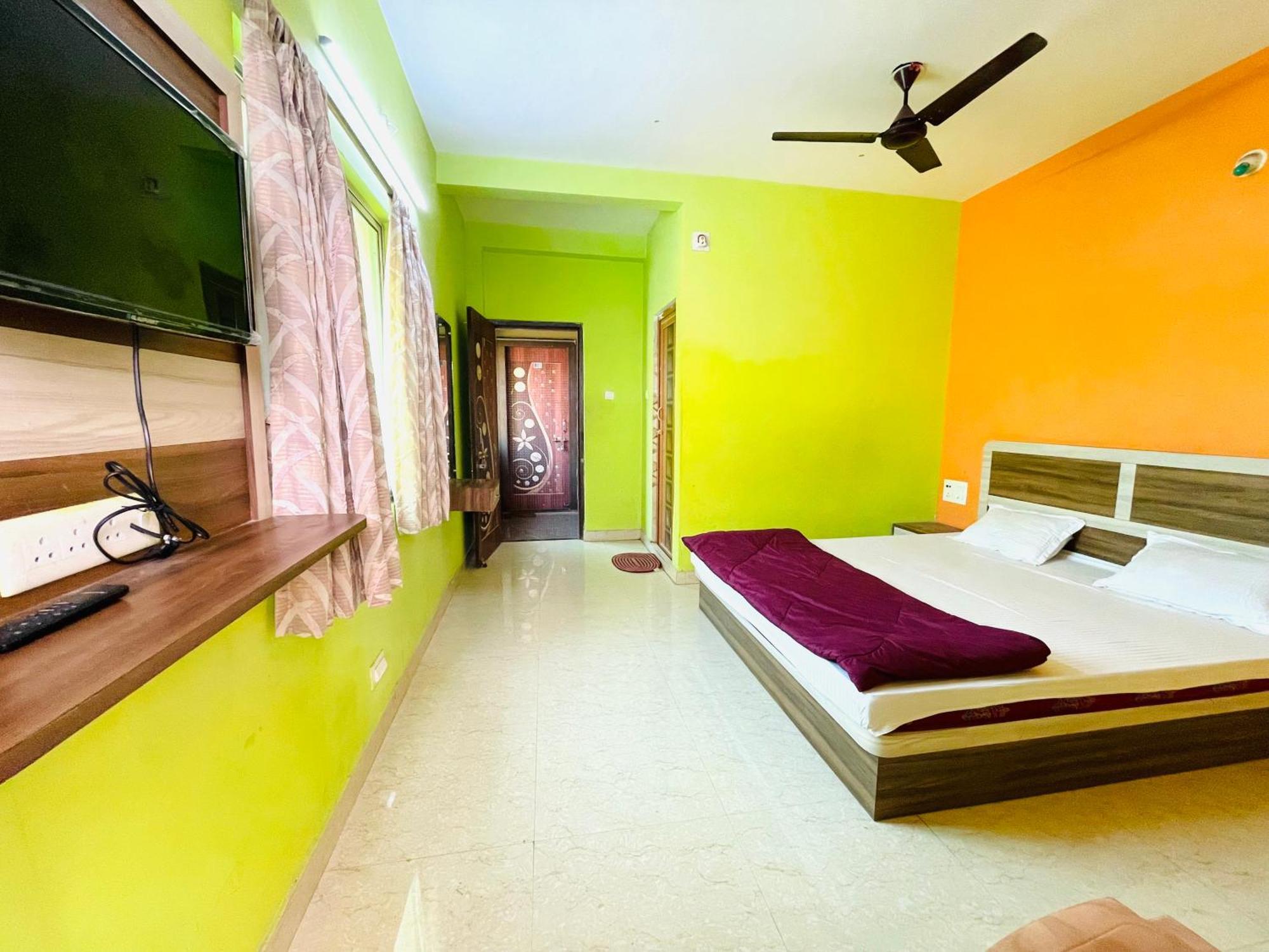 Hotel Falcon House ! Puri - Shriyash Group Buitenkant foto