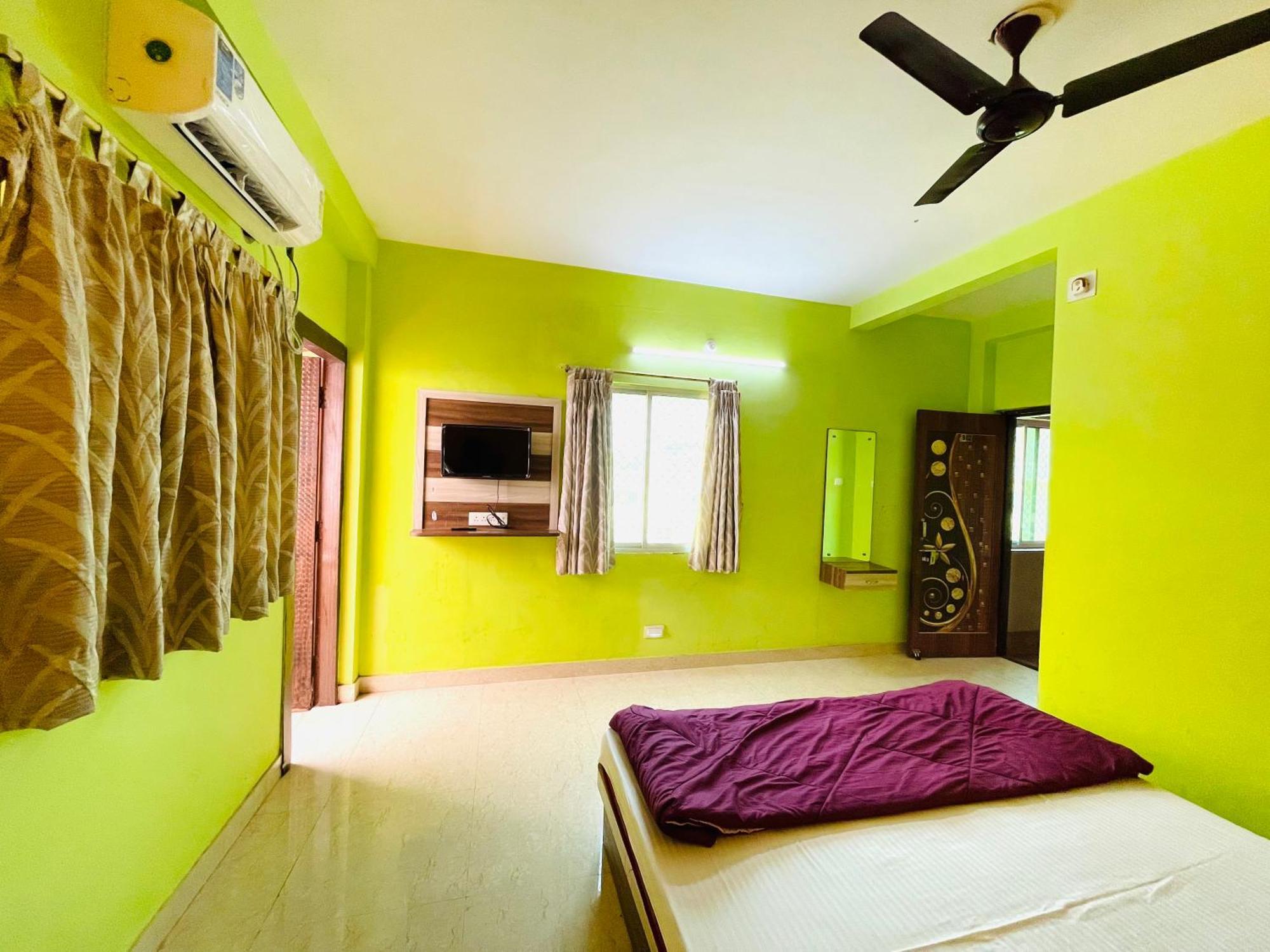 Hotel Falcon House ! Puri - Shriyash Group Buitenkant foto